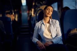 Yealink BH71 Workstation Pro Teams Bluetooth Wireless Headset, USB-A -Cheap Headphones Store lifestyle 1 2